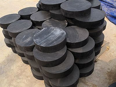 循化县板式橡胶支座由若干层橡胶片与薄钢板经加压硫化